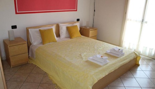 Apartamento, 2 habitaciones, piscina privada, vistas al jardín