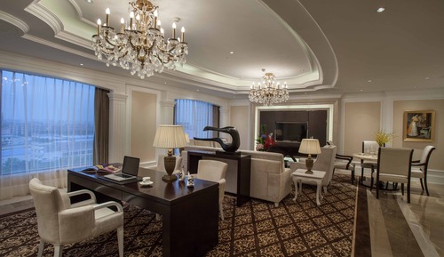 Suite, 1 cama de matrimonio grande (Living, Dining, Meeting)