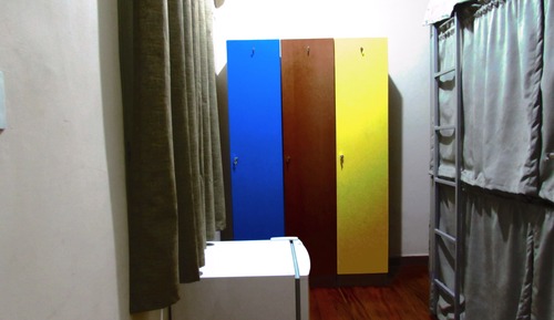 Dormitorio compartido, solo para hombres (202)