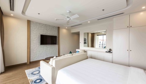 Suite estudio (King Bed - VinWonders Park Access)