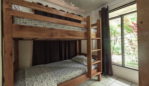 Family House, 3 Bedrooms, 2 Bathrooms, Garden View