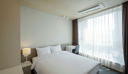 [24Hour Stay] Premier Superior Double -Check-In 2PM, Check-out 2PM, Take a shower Amenity Kit