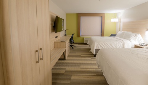 Suite, 2 camas de matrimonio, accesible para personas con discapacidad (Mobility Access Tub)