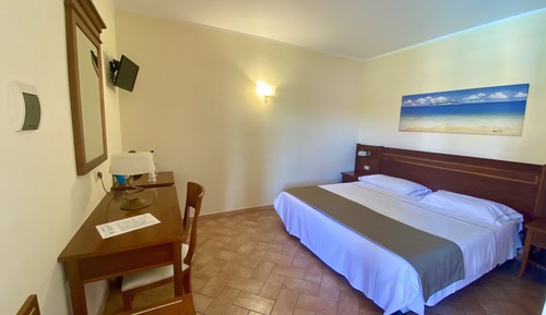 Habitación superior, 1 cama doble o 2 individuales, balcón
