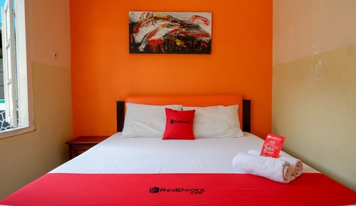Habitación doble (Reddoorz)