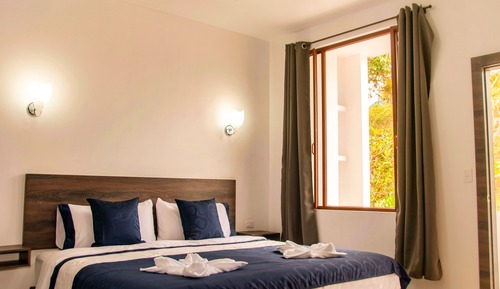 Suite Deluxe, 1 cama de matrimonio grande con sofá cama, balcón