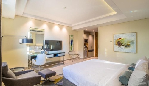 Deluxe Suite