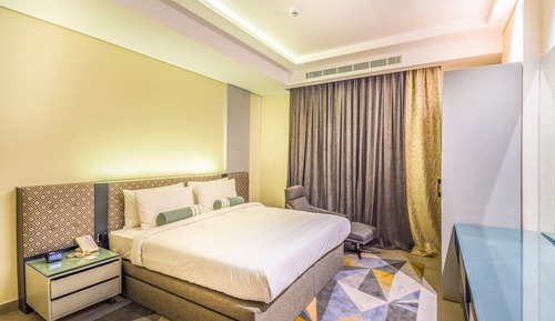 Deluxe King Room