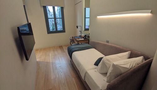 Solo Single Room