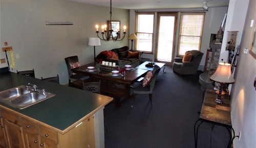 Apartamento, varias camas (Black Bear 2 Bed 2 Bath BBCS)