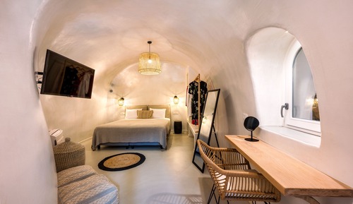 Royal Suite Indoor Hot Tub