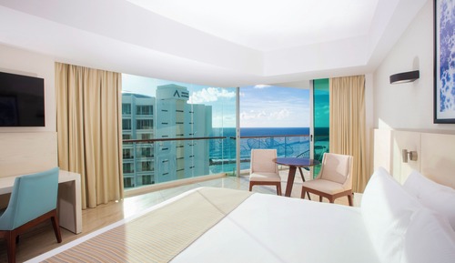 Altitude Corner Suite, Partial Ocean view