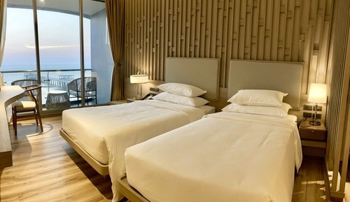 Deluxe Seaview Twin