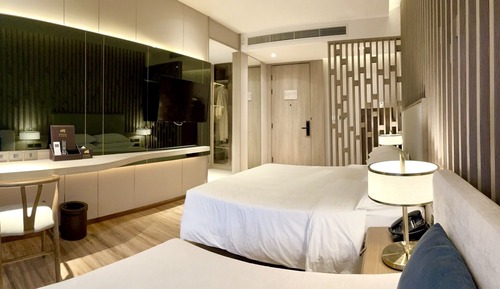 Deluxe Seaview Studio