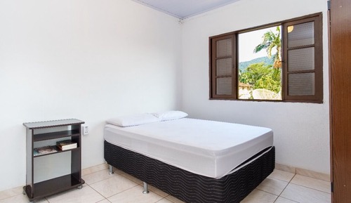 Apartamento Confort, 2 habitaciones, cocina, vistas al jardín