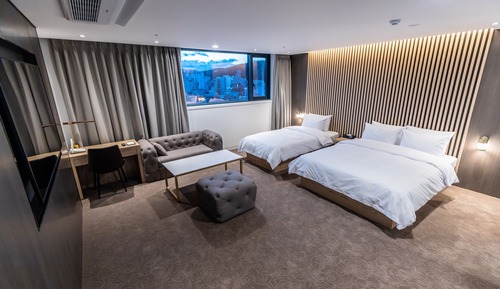 Suite Signature (Ashton Suite)