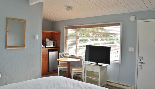 Canoe Single Queen Room With Patio