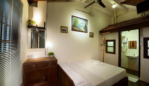Casa (Storey House)
