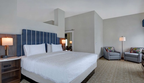 ADA Accessible Studio, 1 King Bed, Accessible, Corner