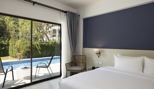 Habitación Deluxe, 1 cama de matrimonio grande, acceso a la piscina