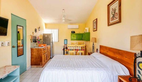 Apartamento, 2 habitaciones, fumadores, patio