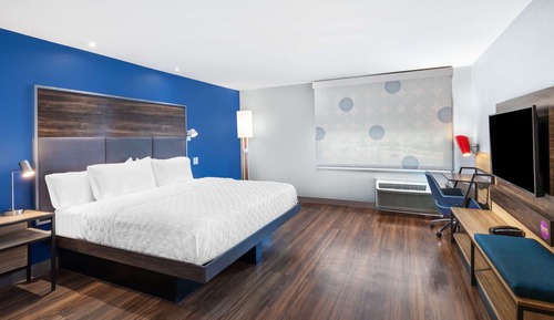 Habitación, 1 cama de matrimonio grande, accesible para personas con discapacidad (Roll-In Shower)