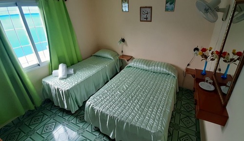Habitación triple Confort, terraza, vistas a la ciudad