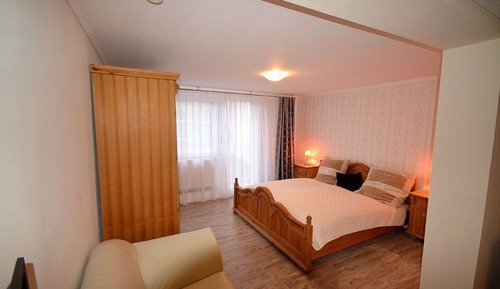 Habitación doble, baño compartido (Kamin Room)