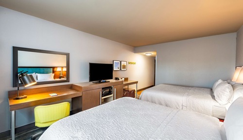 Habitación, 2 camas de matrimonio, no fumadores (Mobility & Hearing, Roll-In Shower)