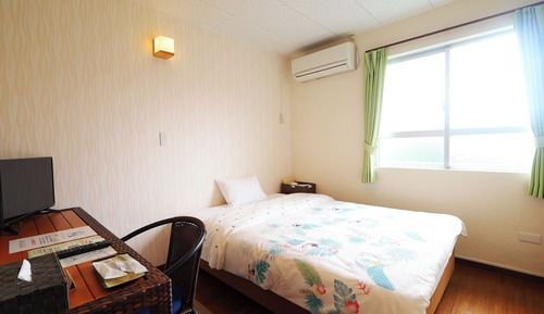 Habitación (Semi Double, Only Shower)