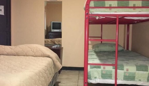 Habitación económica con 1 cama doble o 2 individuales, 1 cama de matrimonio, no fumadores