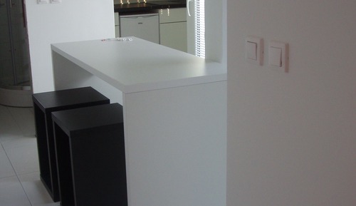 Estudio, varias habitaciones, balcón, vistas al jardín