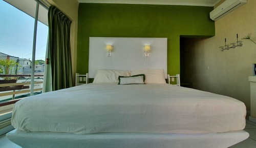 Jade. Habitación Doble, Cama King Size, De no fumar, Vista a la piscina