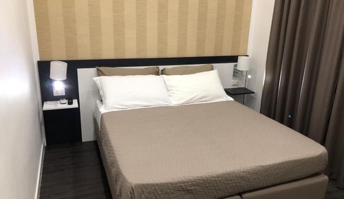 Apartamento, 1 cama de matrimonio con sofá cama, cocina, en edificio anexo
