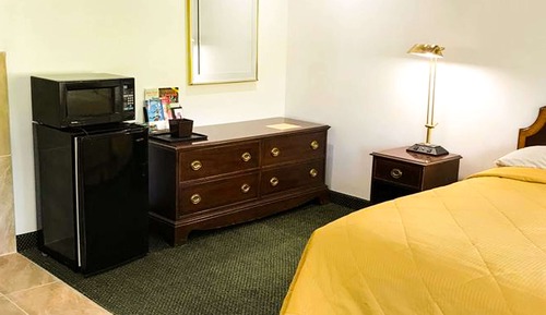 Suite estándar, 1 cama de matrimonio grande, fumadores, bañera de hidromasaje