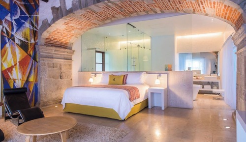 Master suite con tina y terraza
