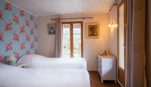 Habitación tradicional con 1 cama doble o 2 individuales, baño privado (Génépi)