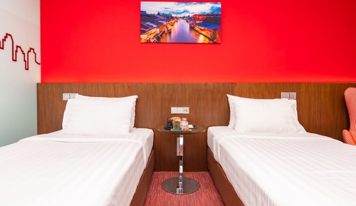 Deluxe Chill Room
