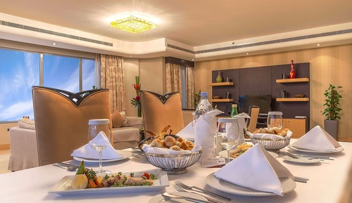 Suite sénior, 2 habitaciones, no fumadores, cocina básica (Converts to 2 Twin Beds)
