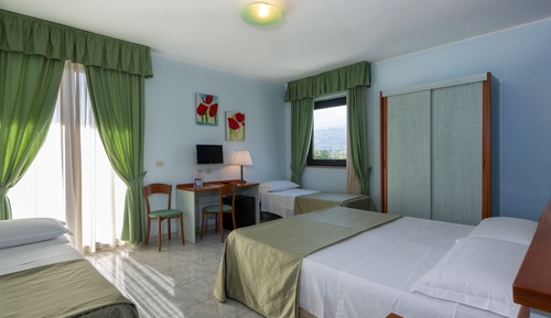 Habitación cuádruple clásica