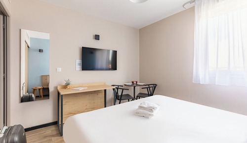 Estudio superior, 1 cama de matrimonio