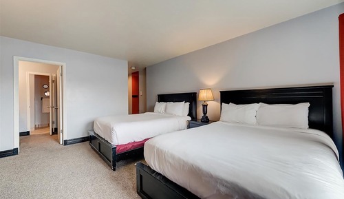 4 Bedroom Condominium
