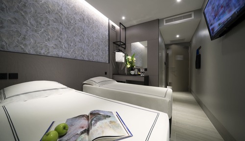 Habitación estándar con 2 camas individuales, sin ventanas