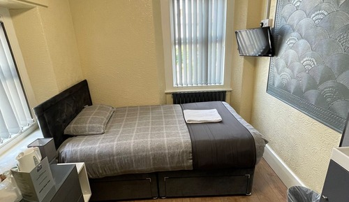 Single Room, Shared Bathroom