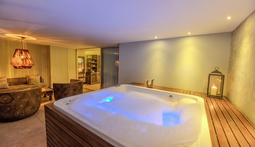 Suite, 1 cama de matrimonio grande, bañera de hidromasaje