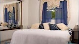 Superior Cabin, Jetted Tub, Courtyard View
