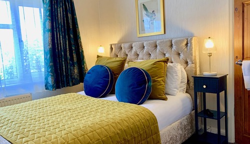 Double room, Private bathroom (Wren)