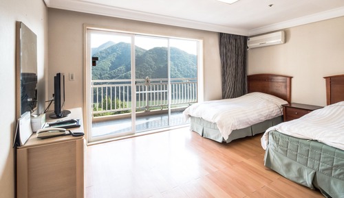 [SSF PKG]  [EAST] Top Family(No Kitchen/Lake View/Bed) - BF for two+30-hour stay on weekdays only