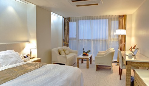 Habitación Deluxe doble, vistas parciales al mar