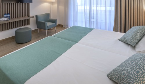 Habitación triple estándar (2 adultos y 1 niño)